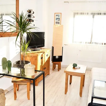 Casa Do Praia, * Senhora da Luz